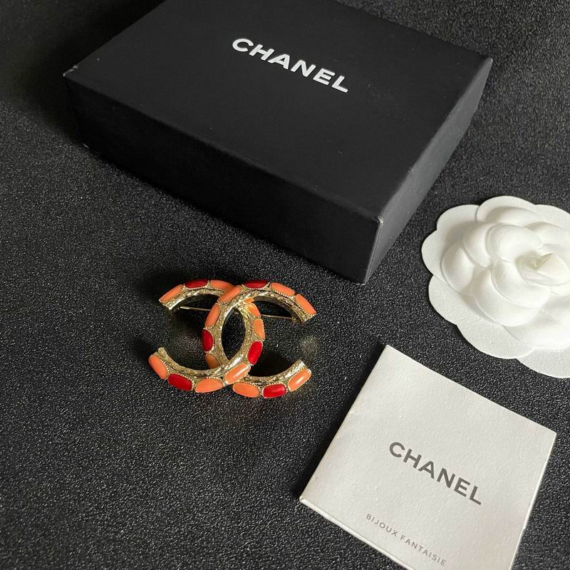 Chanel Brooch 06yxs13